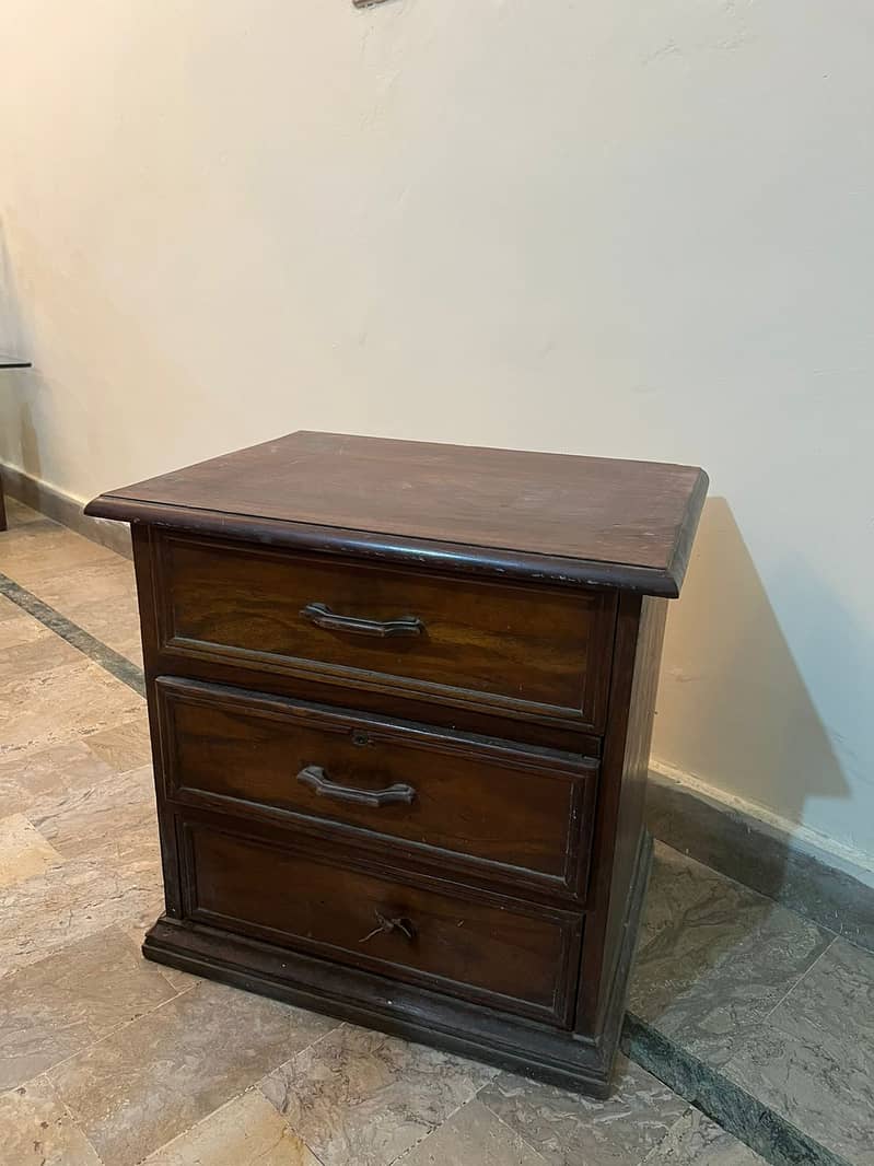 2 Side table Drawers 1