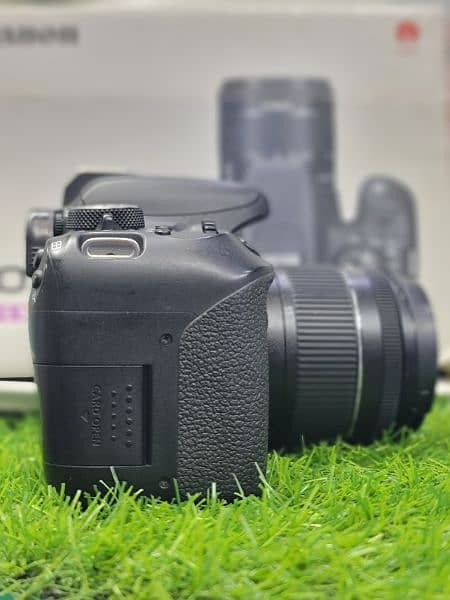 Canon 800D with 18 -55 STM lense 2