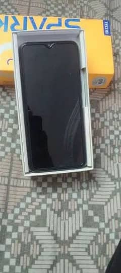 Tecno spark 8c 4/128 0