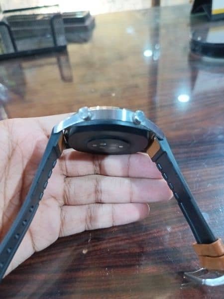 Huawei Watch GT 46mm - Excellent Condition 3