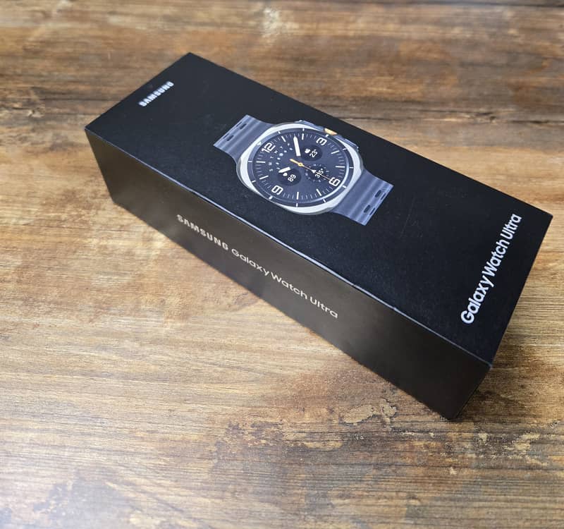 Samsung Galxy Watch Ultra Titanium Silver Just Box open 4