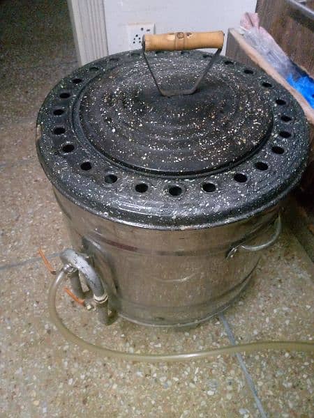 gas tandoor with new condition but use 1