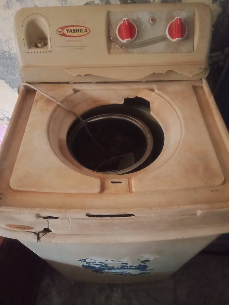 Dryer - Spinner Used Rs. 5000 0333-0771164 3