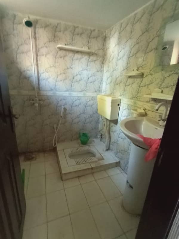 5 Marla Used House Available For SALE In PAKISTAN TOWN Ph;1 Islamabad 9