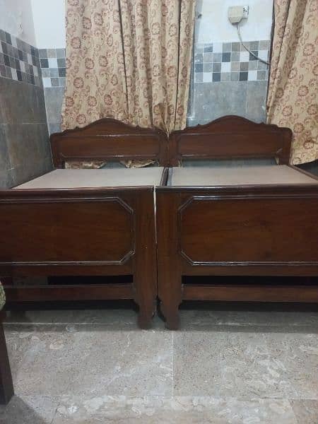 2 single beds for sale 0