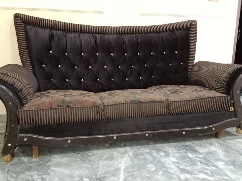 sell 5 seater sofa set 1