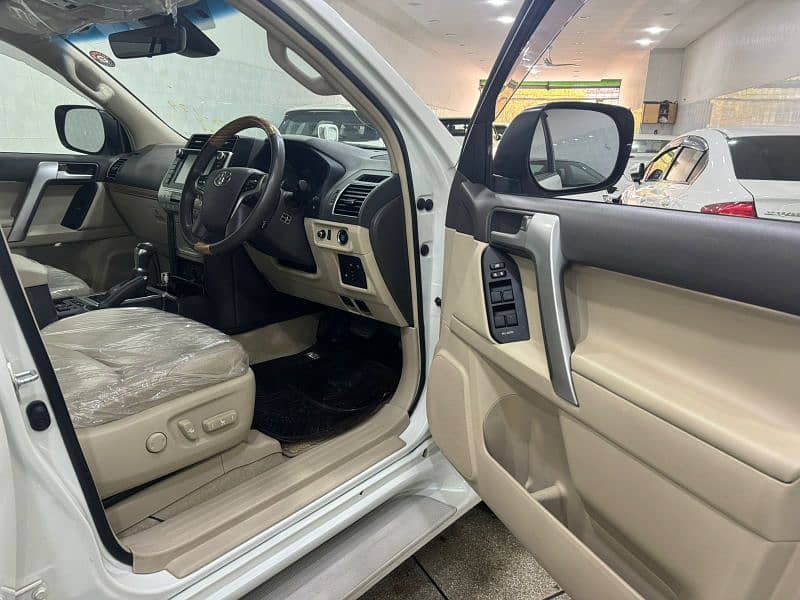 Toyota Prado 2018 import 2023  fully option tXL  totally Genuine 8