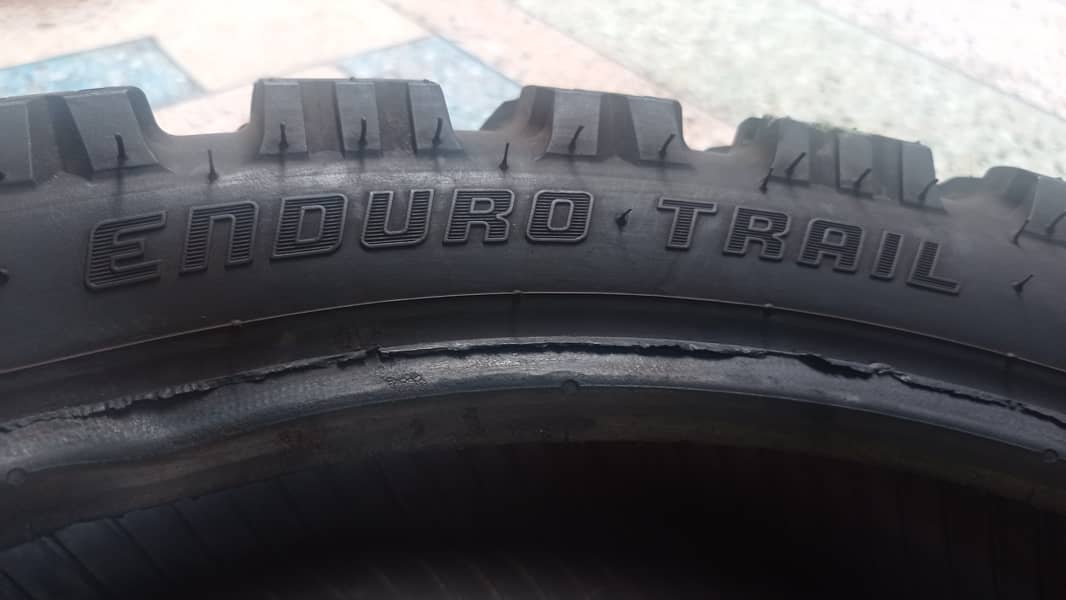 Imported used tyre 150 70 17 Tubeless Tyre 0