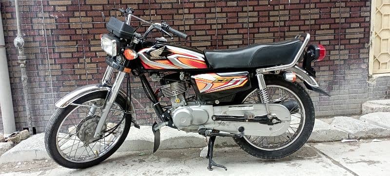 low price Honda 125.2022 model lush condshion . A. P. F 4