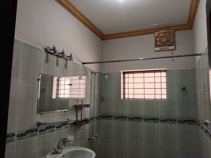 1 Kanal Upper Portion Available For Rent In E-11/3 MPCHS 4