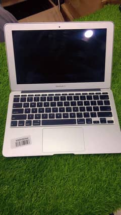 Apple MacBook Air (2012) with 1.8 GHz Core i5, 13.3-Inch Retina Displ