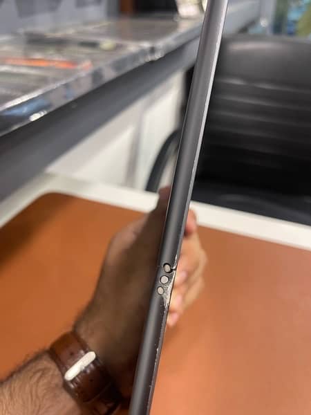 iPad 8th Generation 128GB 2020 4