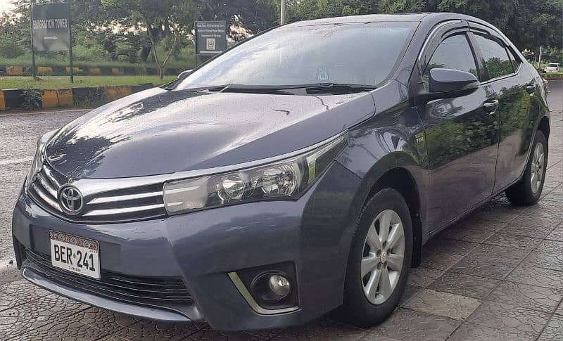 Toyota Altis Grande 2015 0