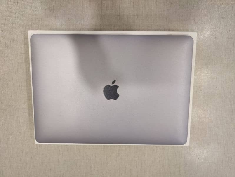 MacBook Air M1 8/256 2