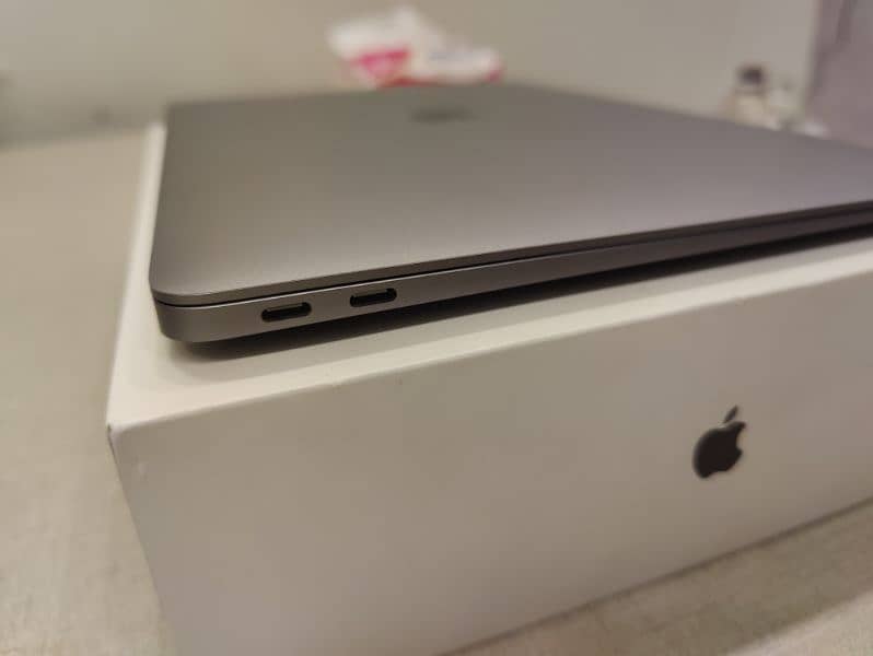 MacBook Air M1 8/256 4