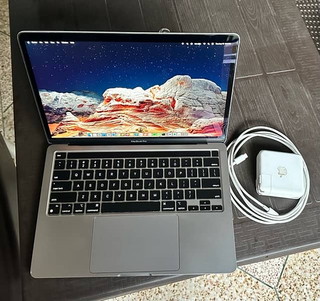 Macbook pro 2020 M1 8GB 256GB 13.3 inches 1