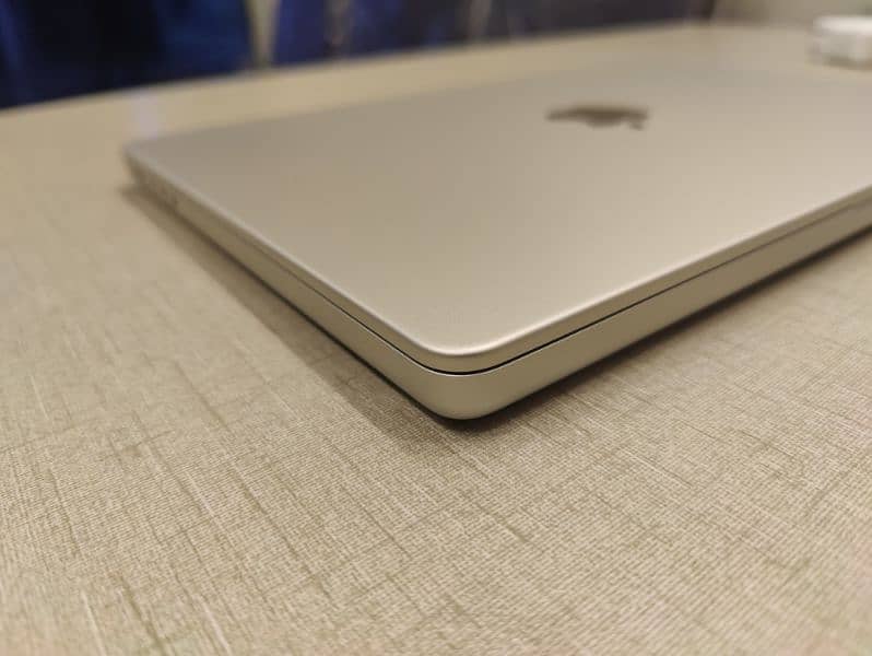 MacBook Pro M3 Pro 18/512 2