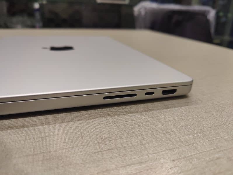 MacBook Pro M3 Pro 18/512 5