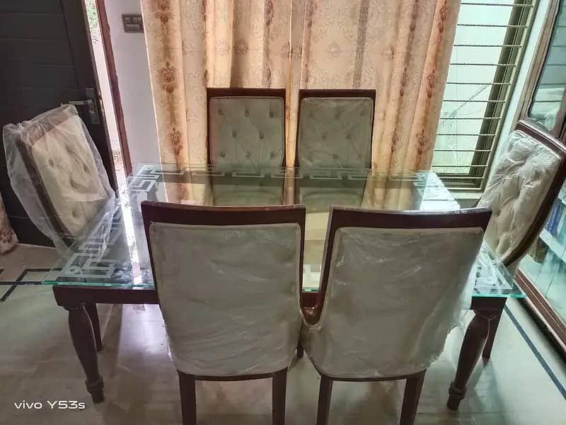 Dining Table and 6 Chairs 1