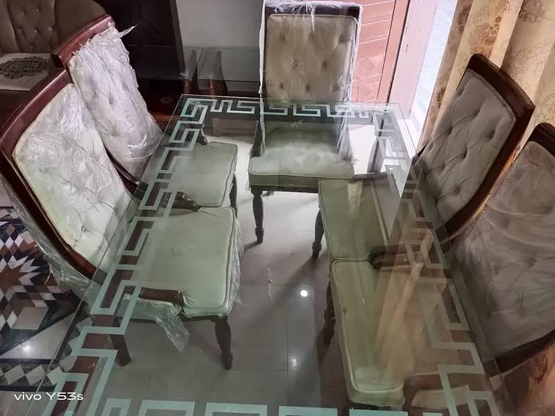 Dining Table and 6 Chairs 2