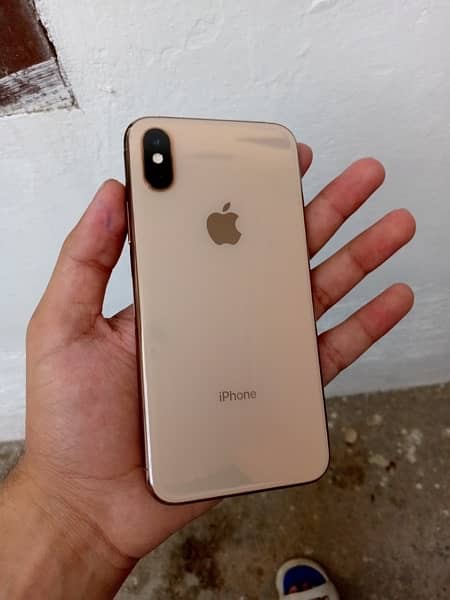 iPhone Xs 64gb Golden Color Box 1