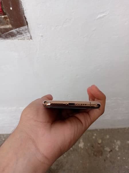 iPhone Xs 64gb Golden Color Box 5