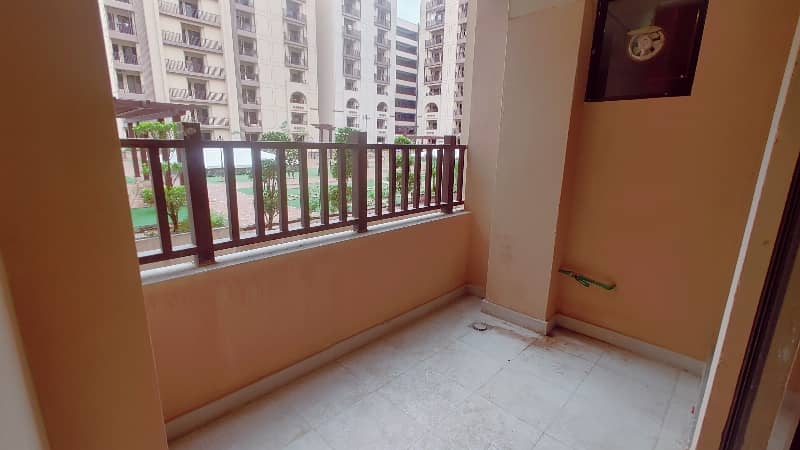 Modern 2-Bedroom Corner Apartment with Park Views - Experience Urban Luxury in Galleria Building! 12