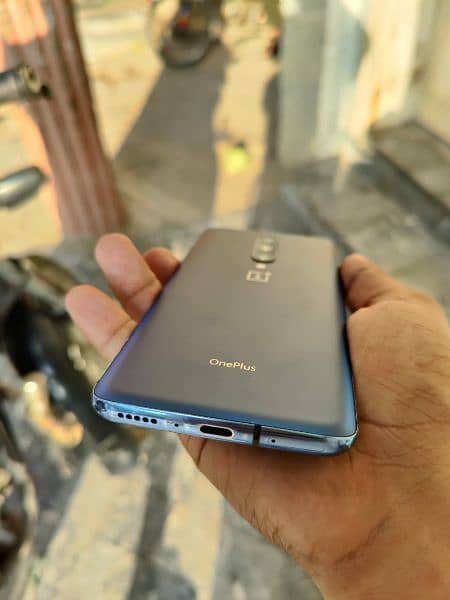 ONE PLUS 7 PRO 5G BLUE 3