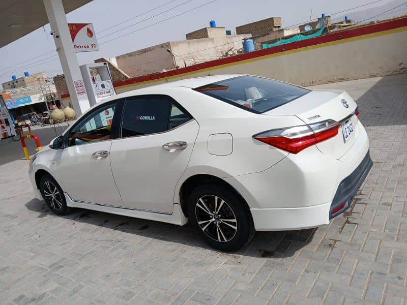 Toyota Corolla GLI 2017/2018 3