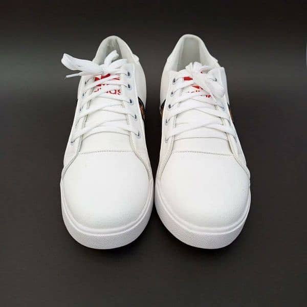 Men sports shoes 1