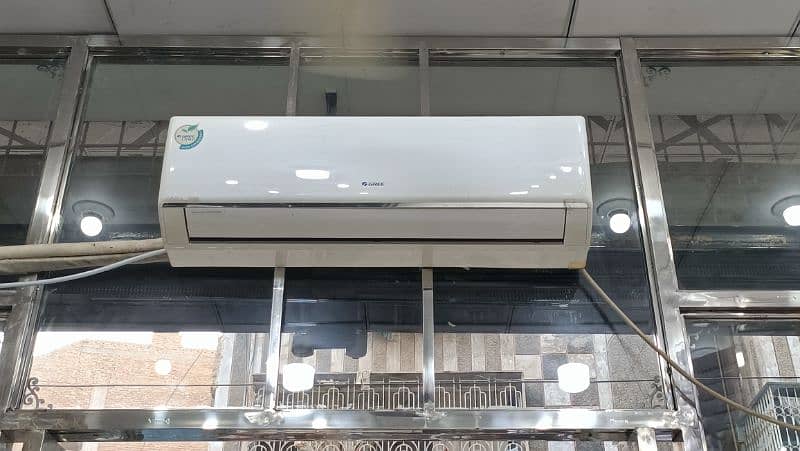 Gree Ac 2 ton ac just like new 10/10. Working condition chill 1