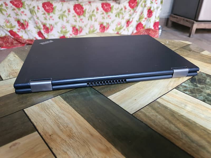 Linovo X380 Yoga, i5 8th Gen , 8 GB RAM , 6h battery timing. 7