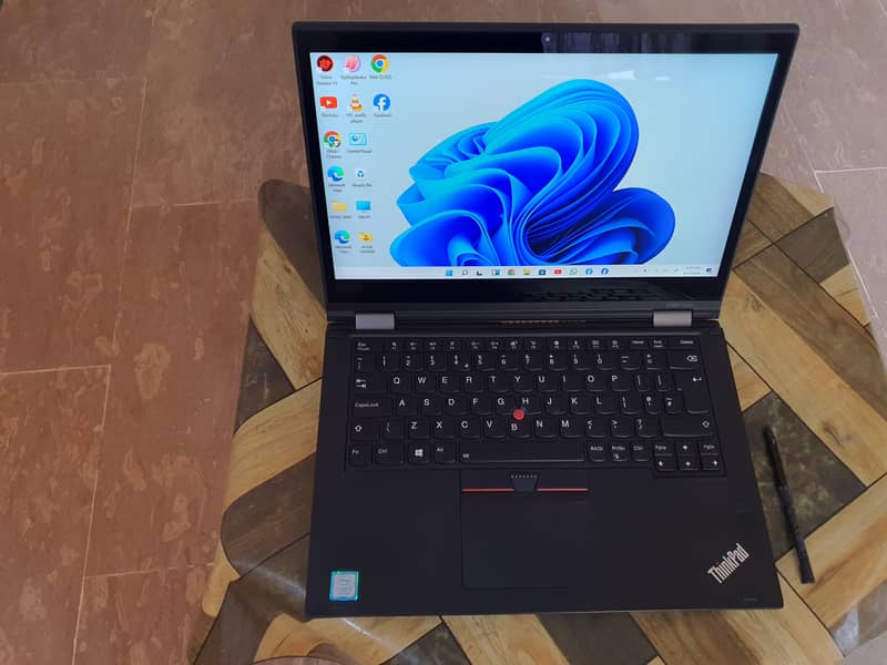 Linovo X380 Yoga, i5 8th Gen , 8 GB RAM , 6h battery timing. 8