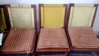 4 Wooden Chairs