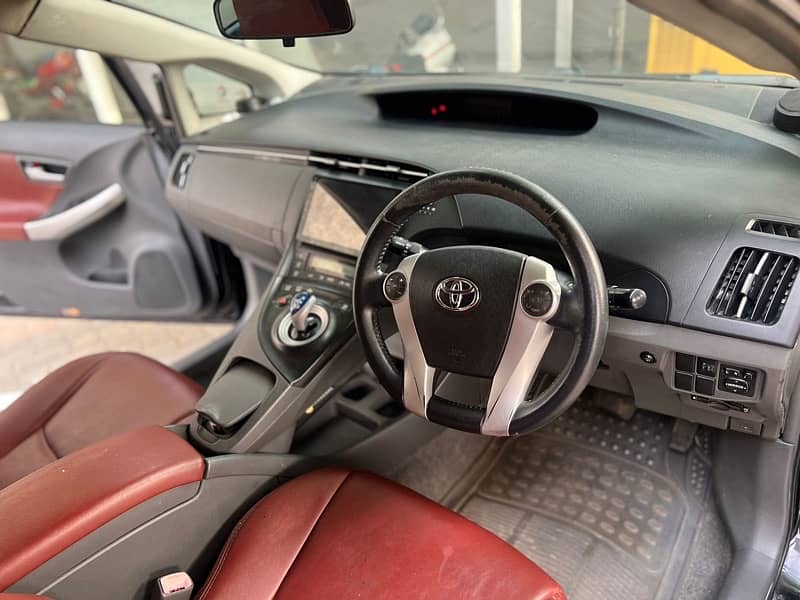 Toyota Prius 2011 8