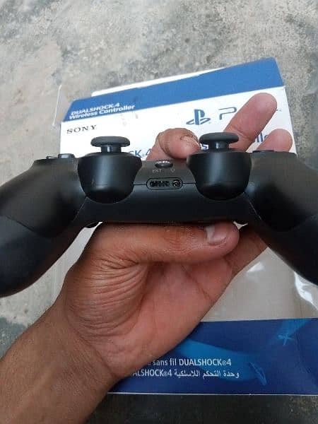 PS4 controller 4