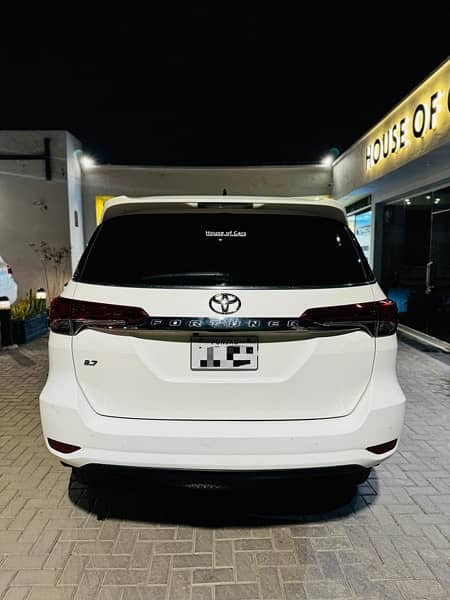 Toyota Fortuner V 2019 6