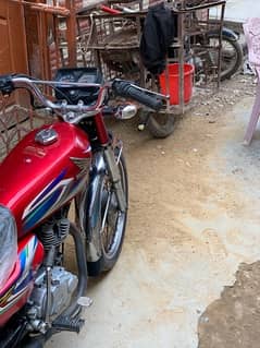 honda 125 2022 model hai condition 10 by 10 hai