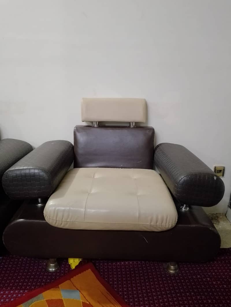 5 seater sofa set with coffee table 3