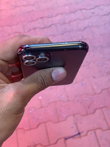 iPhone 11pro PTA Approved Dul sim 64gb All ok no open no repair 1