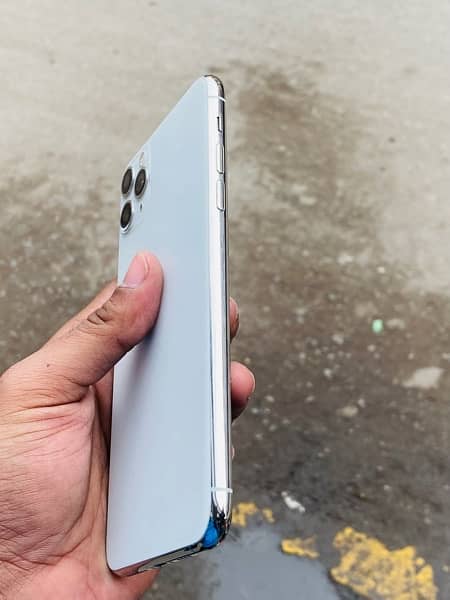 256 GB Factory Unlocked iphone 11 Pro Max 5