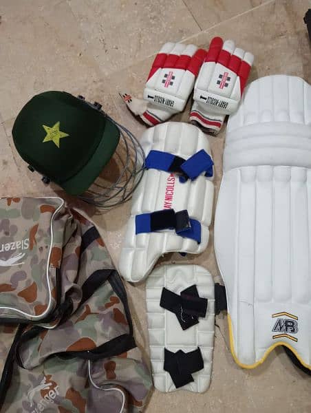 Cricket kit in 9/10 2