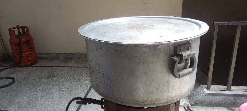 Stove with big Pateela 2