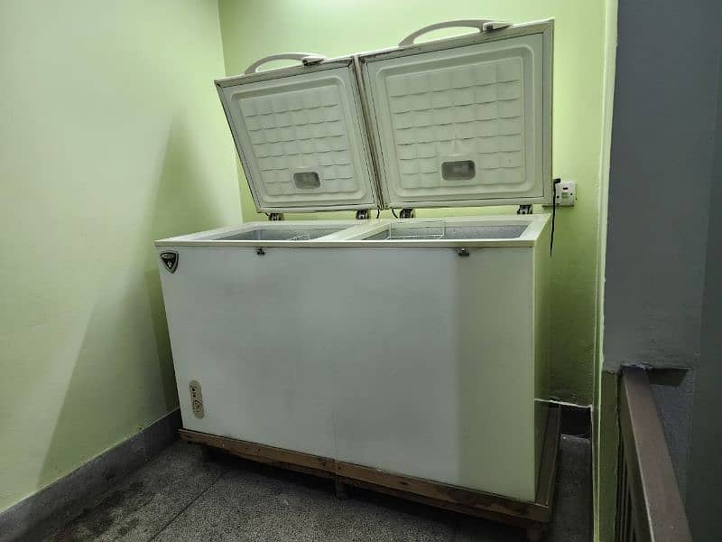 Waves Double Door Freezer 1