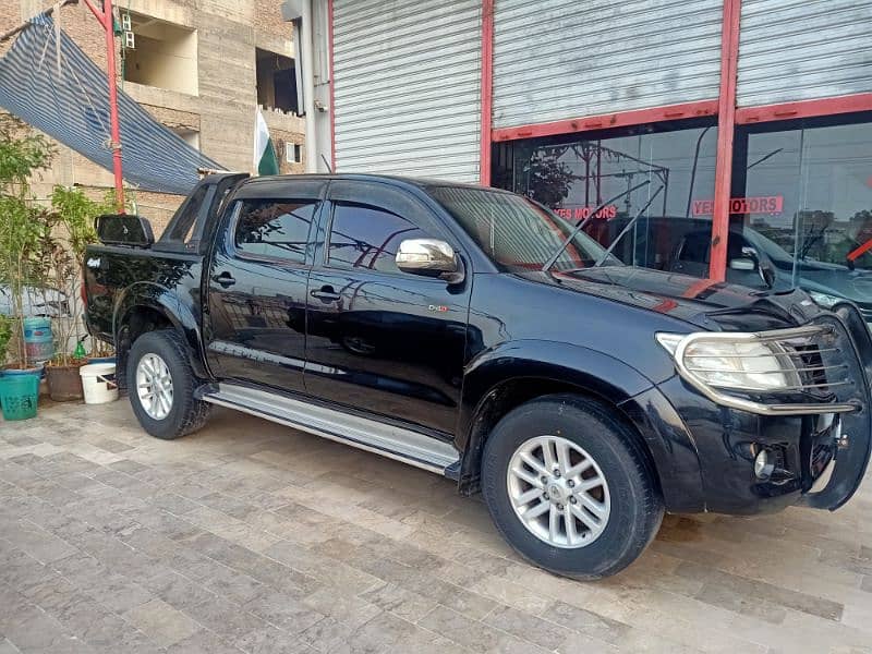 Toyota Hilux 2014 1