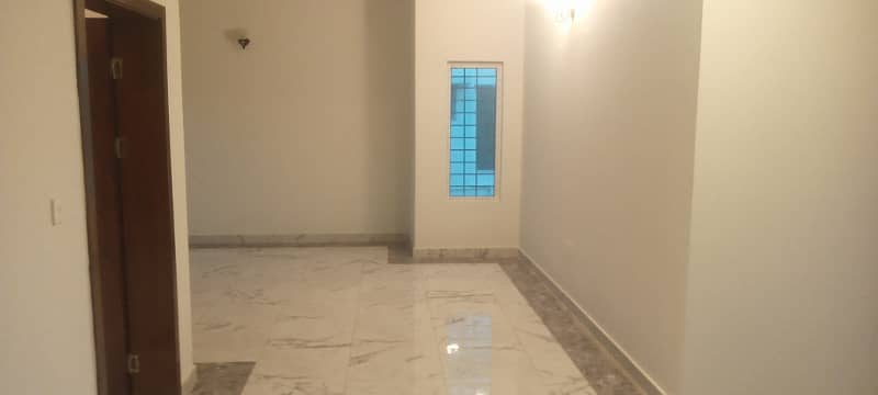 Well Maintained House 500 Square Yards is available for Rent 4