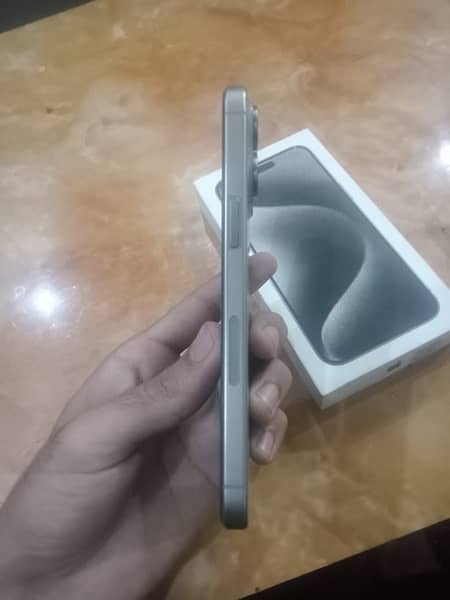 my phone 15 pro max jv natural titanium 4