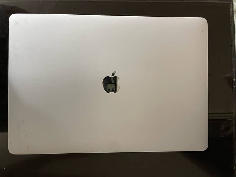 Macbook pro 2018 15” 0