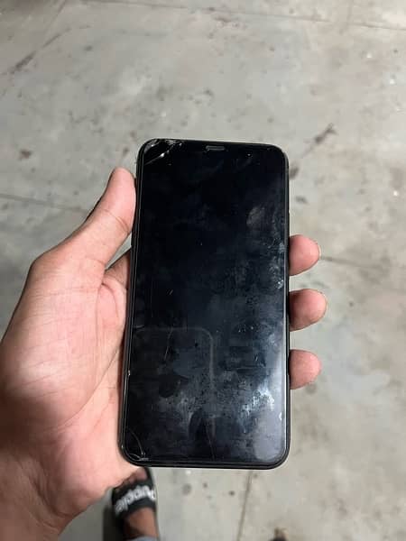 iphone 11 pro max 4