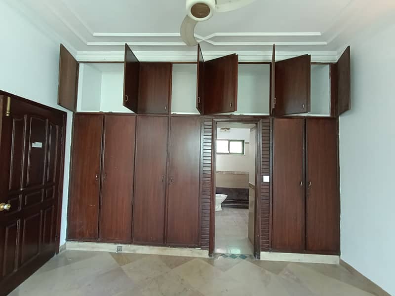 4 BEDROOMS UPPER PORTION IS AVAILABLE FOR RENT. 6